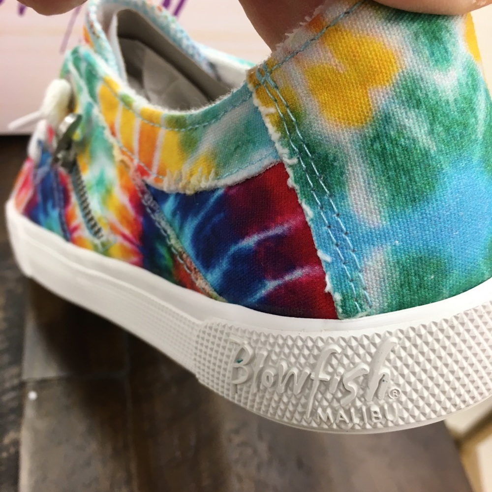 💚Super cute Tye Dye Blowfish Sneakers ❤️ - Picture 7 of 7